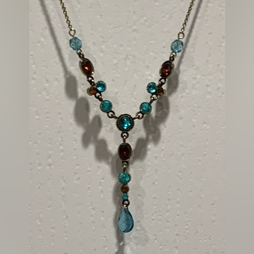 Beautiful Crystal Necklace & Earrings